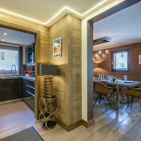Apartment De Prestige Avec Cheminee, Balcon Et Wifi A - Fr-1-694-320 Val-d'Isere